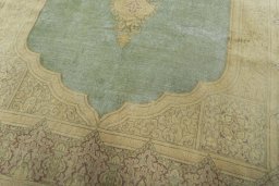 Close-up detail of 1950s Vintage rug from Pakistan showing Wool weave