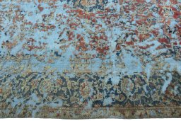 Close-up detail of 1950s Vintage rug from Pakistan showing Wool weave