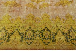 Corner detail of 1950s Vintage rug showing border pattern and Wool pile