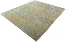 Corner detail of 1950s Vintage rug showing border pattern and Wool pile