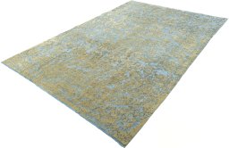 Corner detail of 1950s Vintage rug showing border pattern and Wool pile