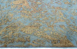 Central medallion detail of 1950s Vintage rug from Pakistan