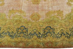 Corner detail of 1950s Vintage rug showing border pattern and Wool pile