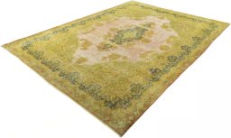 Corner detail of 1950s Vintage rug showing border pattern and Wool pile