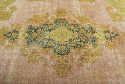 Central medallion detail of 1950s Vintage rug from Pakistan