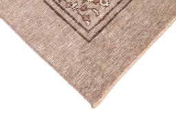 Central medallion detail of 1950s Vintage rug from Iran / Persia
