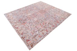 Corner detail of 1950s Vintage rug showing border pattern and Wool pile