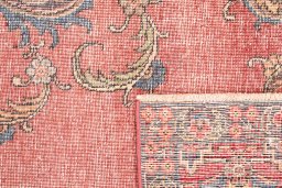 Central medallion detail of 1955s Vintage rug from Iran / Persia