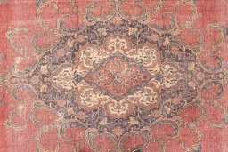 Corner detail of 1955s Vintage rug showing border pattern and Wool pile