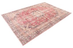 Corner detail of 1950s Vintage rug showing border pattern and Wool pile