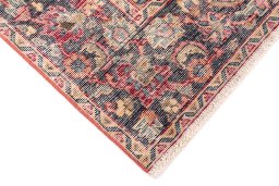 Central medallion detail of 1950s Vintage rug from Iran / Persia