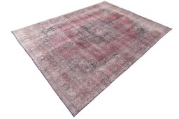 Corner detail of 1955s Vintage rug showing border pattern and Wool pile