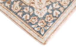 Central medallion detail of 1960s Vintage rug from Iran / Persia