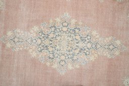 Corner detail of 1960s Vintage rug showing border pattern and Wool pile
