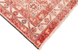 Central medallion detail of 1970s Vintage rug from Iran / Persia