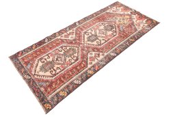 Corner detail of 1972s Vintage rug showing border pattern and Wool pile