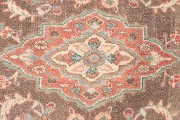 Close-up detail of 1975s Vintage rug from Iran / Persia showing Wool weave