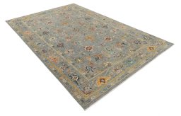 Corner detail of New Farahan rug showing border pattern and Wool pile