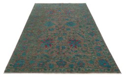 Surface texture of New Farahan rug with natural Wool and intricate pattern
