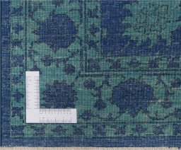 Corner detail of New Farahan rug showing border pattern and Wool pile