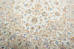 Close-up detail of New Kashan rug from Iran / Persia showing Wool weave