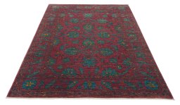 Surface texture of New Farahan rug with natural Wool and intricate pattern