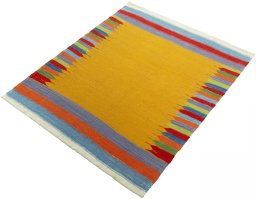 Corner detail of New Kilim Sofre rug showing border pattern and Wool pile