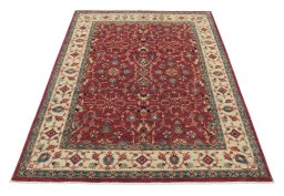 Surface texture of New Farahan rug with natural Wool and intricate pattern