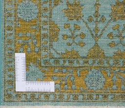 Corner detail of New Farahan rug showing border pattern and Wool pile