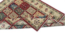 Central medallion detail of New Farahan rug from Pakistan