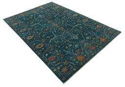 Corner detail of New Farahan rug showing border pattern and Wool pile