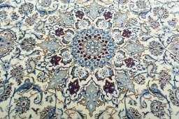 Central medallion detail of 2000s Nain rug from Iran / Persia
