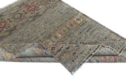 Central medallion detail of New Samarkand rug from Pakistan