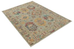Corner detail of New Farahan rug showing border pattern and Wool pile