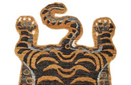Backside of handmade New Farahan rug showing knot structure and weave density