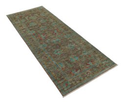 Corner detail of New Farahan rug showing border pattern and Wool pile