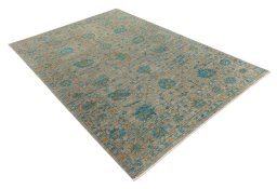 Corner detail of New Farahan rug showing border pattern and Wool pile