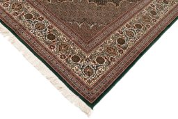 Central medallion detail of 2019s Tabriz Silk rug from Iran / Persia