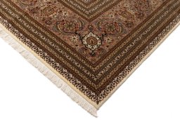 Central medallion detail of 2018s Tabriz Silk rug from Iran / Persia