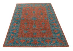 Surface texture of New Farahan rug with natural Wool and intricate pattern
