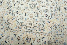 Close-up detail of New Kashan rug from Iran / Persia showing Wool weave