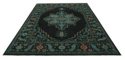 Surface texture of New Farahan rug with natural Wool and intricate pattern