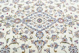 Central medallion detail of New Kashan rug from Iran / Persia