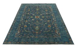 Surface texture of New Farahan rug with natural Wool and intricate pattern