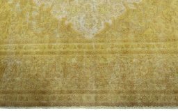 Full view of 1970s Vintage rug from Pakistan, 395 × 292 cm in Beige tones