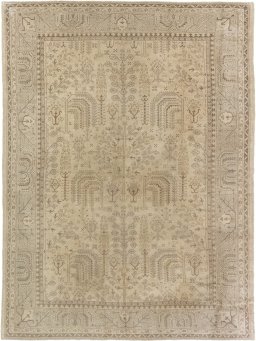 Full view of 1920s Oushak rug from Turkey, 374 × 280 cm in Beige tones