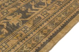 Central medallion detail of 1920s Oushak rug from Turkey