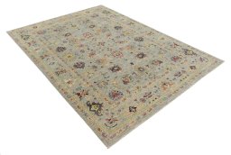 Corner detail of New Farahan rug showing border pattern and Wool pile