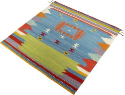 Corner detail of New Kilim Sofre rug showing border pattern and Wool pile
