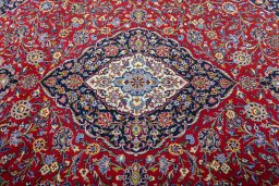 Central medallion detail of New Kashan rug from Iran / Persia